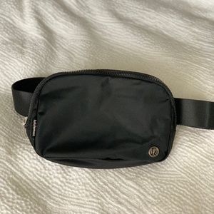 NWOT Lululemon Everywhere Belt Bag 1L